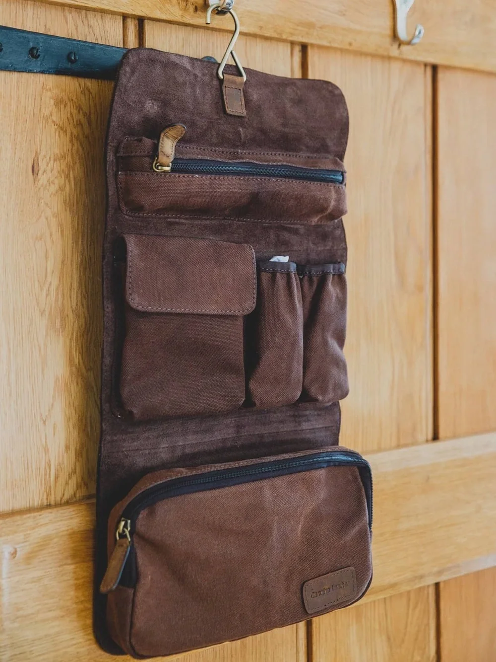 ASHWOOD - Men's Hanging Travel/Gym/Toiletry Bag - Genuine Leather and Canvas